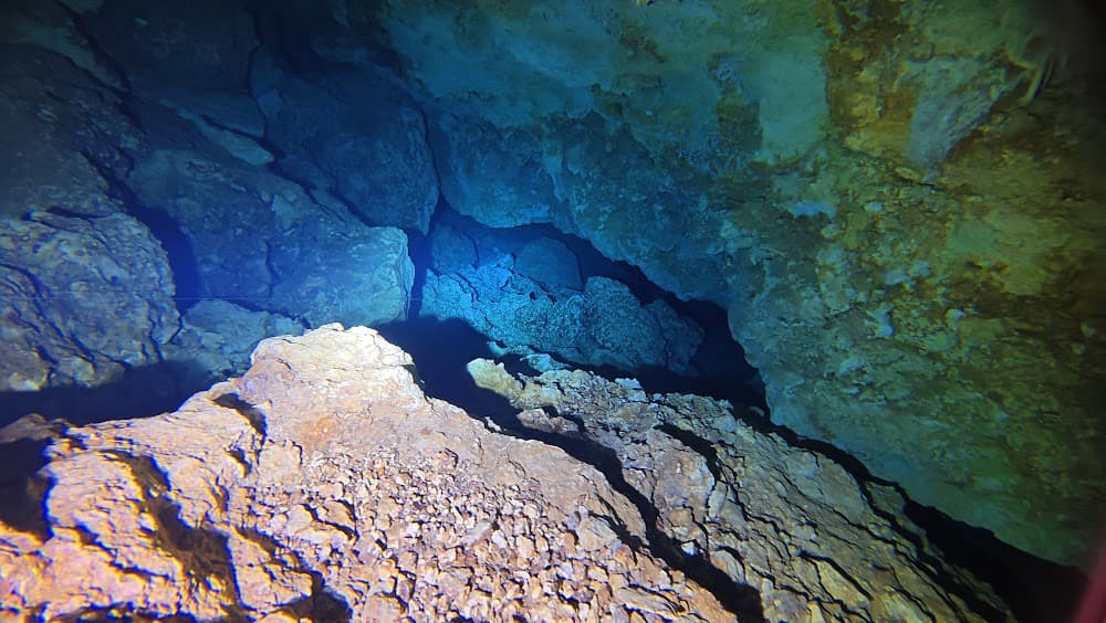 Taína cave — The site