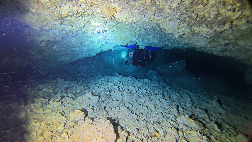 Taína cave — The site