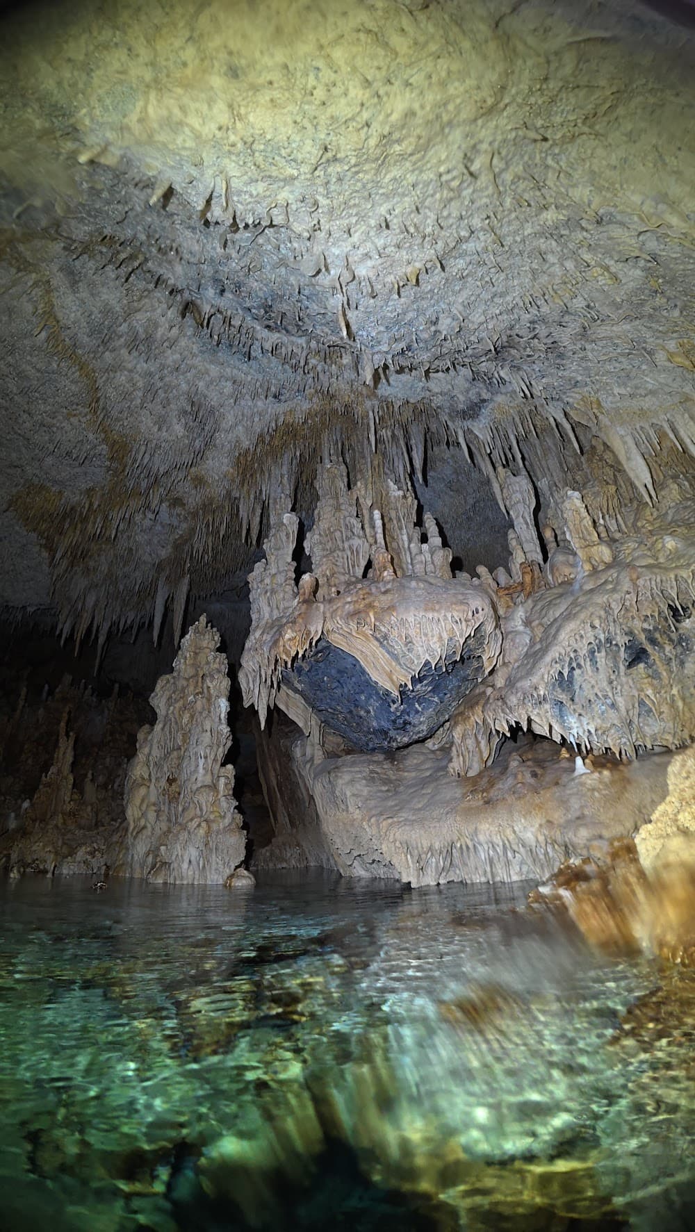 Taína cave — The site