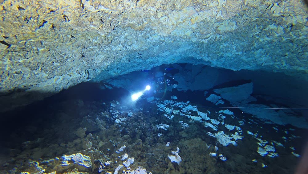 Taína cave — The site