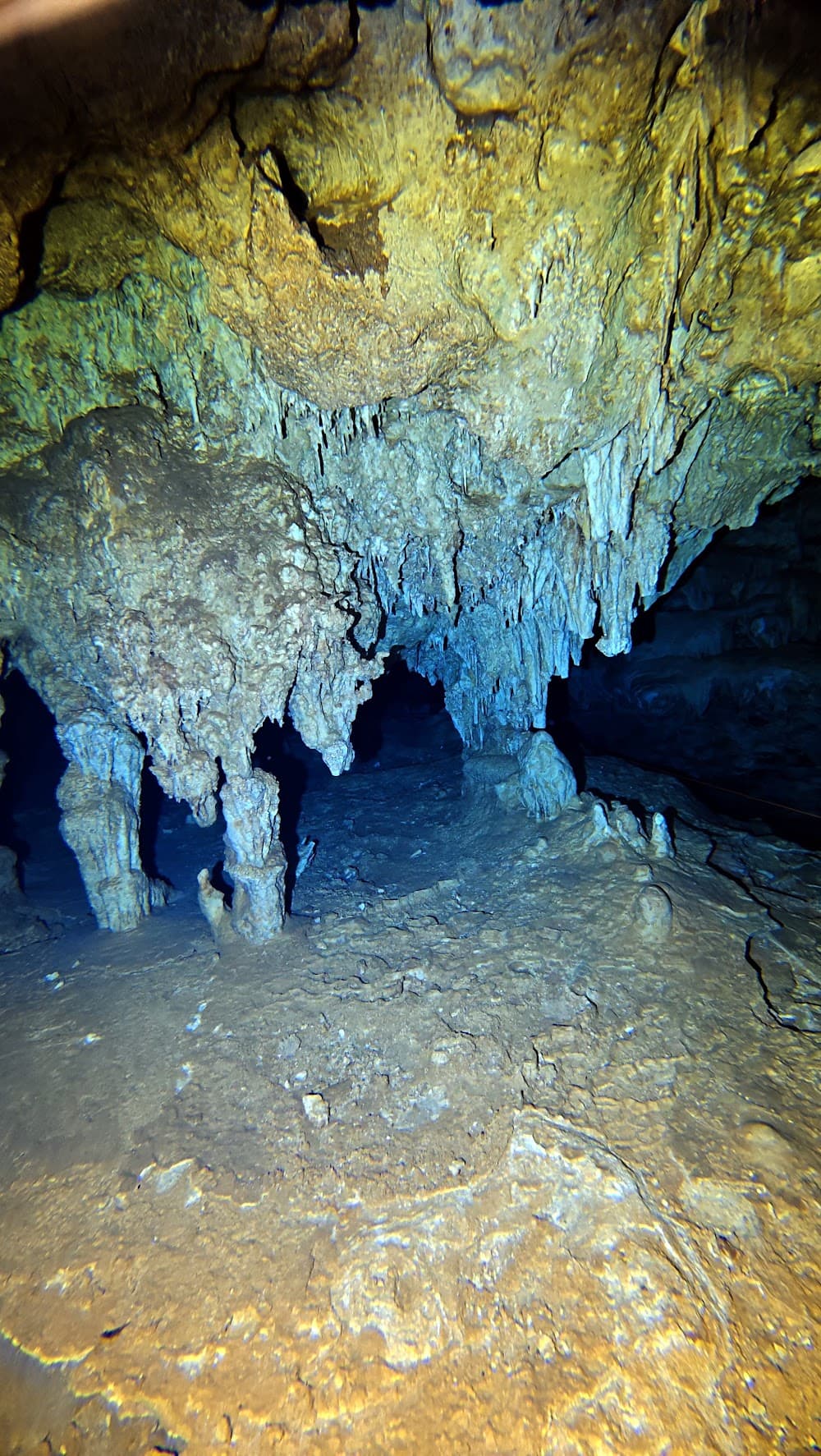 Padre Nuestro — The site