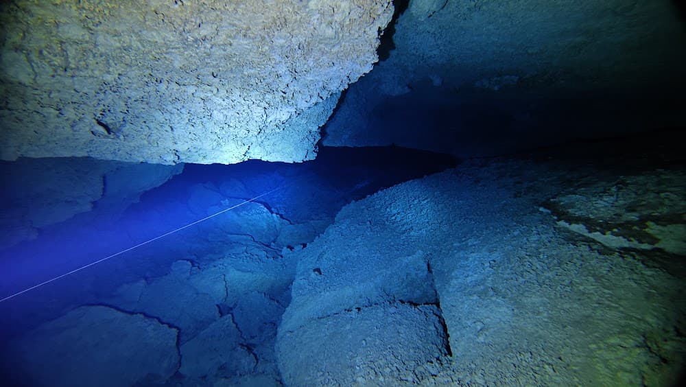 Taína cave — The site