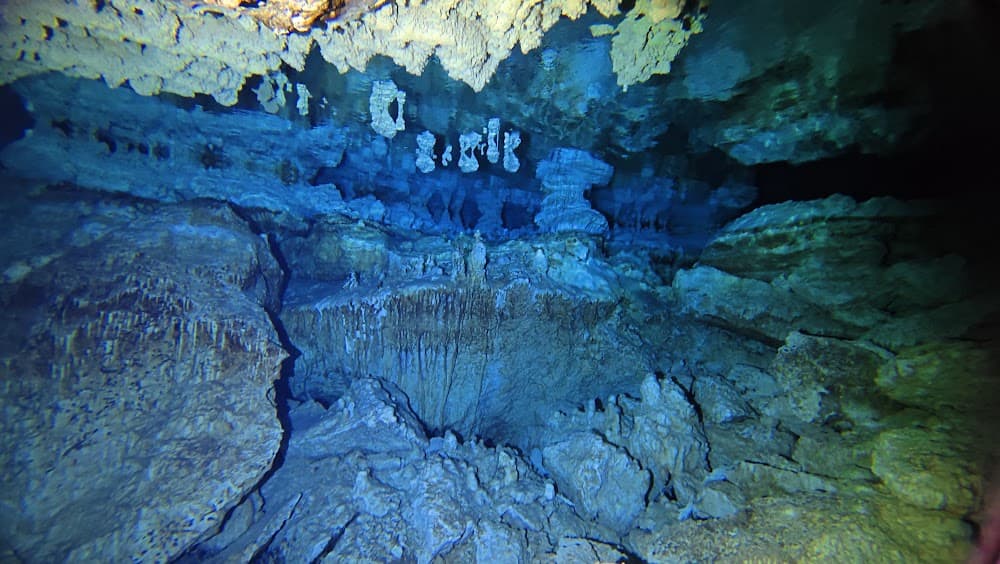 Taína cave — The site