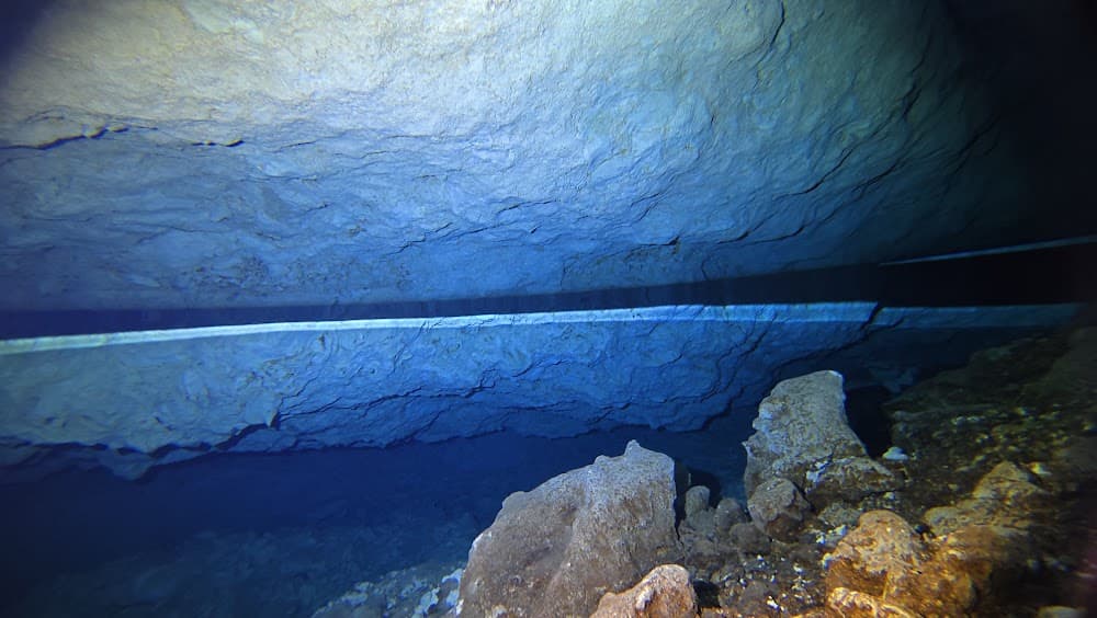 Taína cave — The site