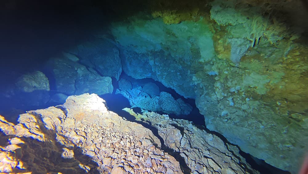 Taína cave — The site