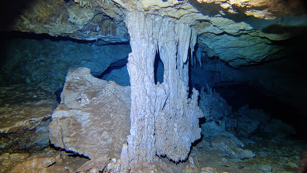 Taína cave — The site