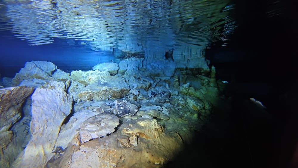 Taína cave — The site