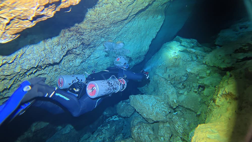 Taína cave — The site