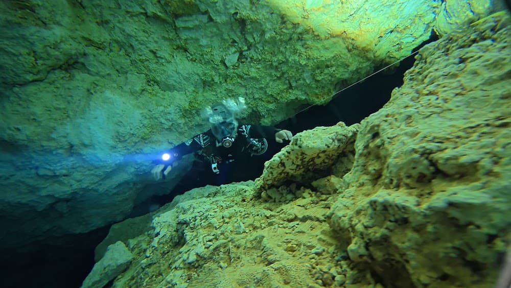 Taína cave — The site