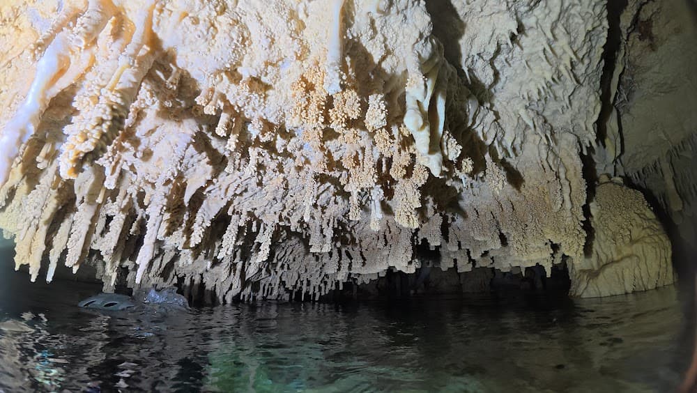 Taína cave — The site