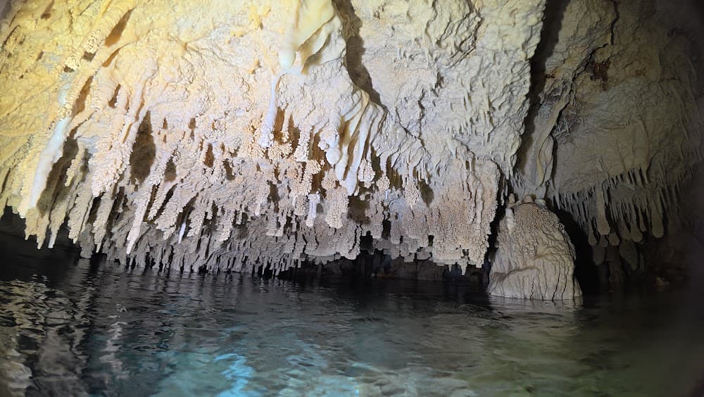 Taína cave — The site
