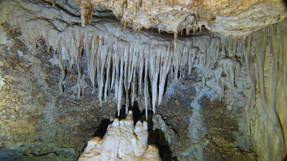 Taína cave — The site