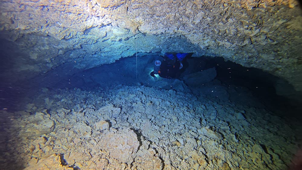 Taína cave — The site