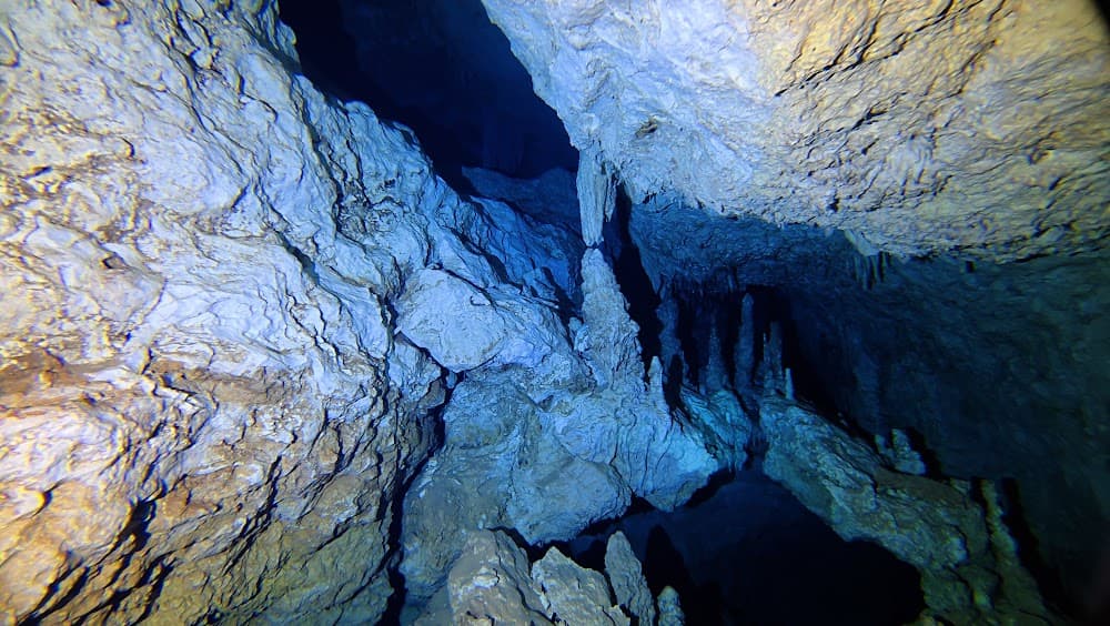Taína cave — The site