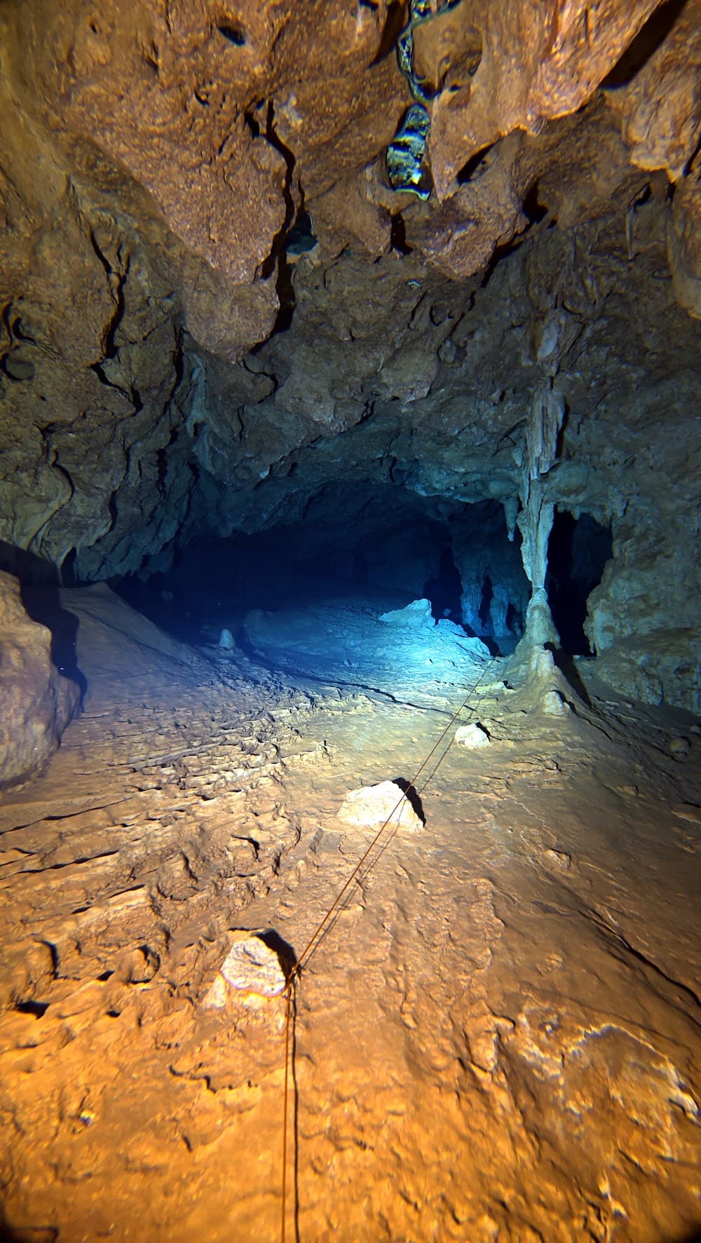 Padre Nuestro — The site