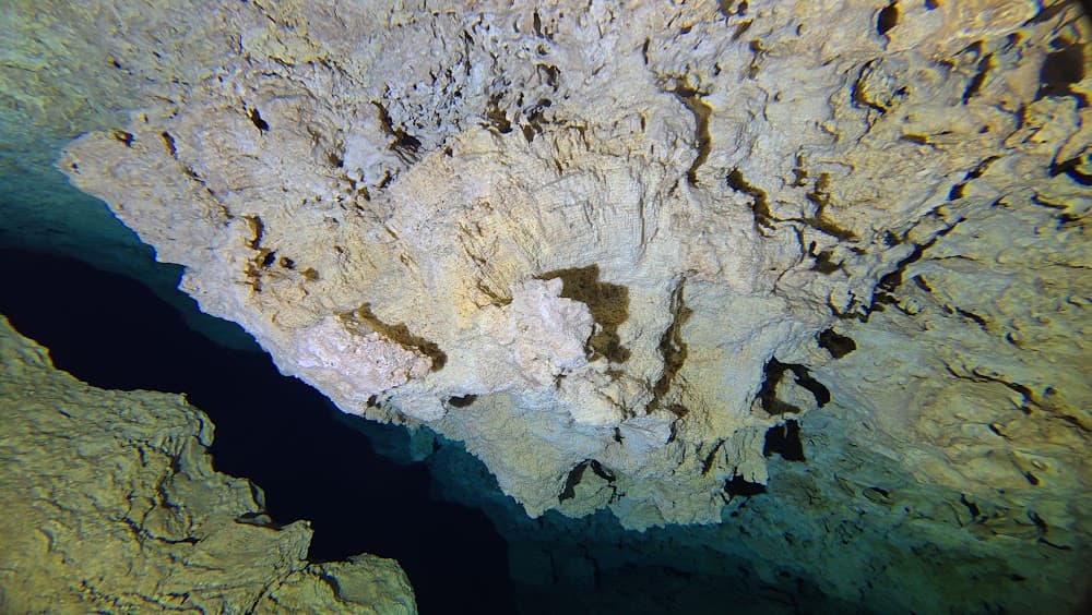 Taína cave — The site