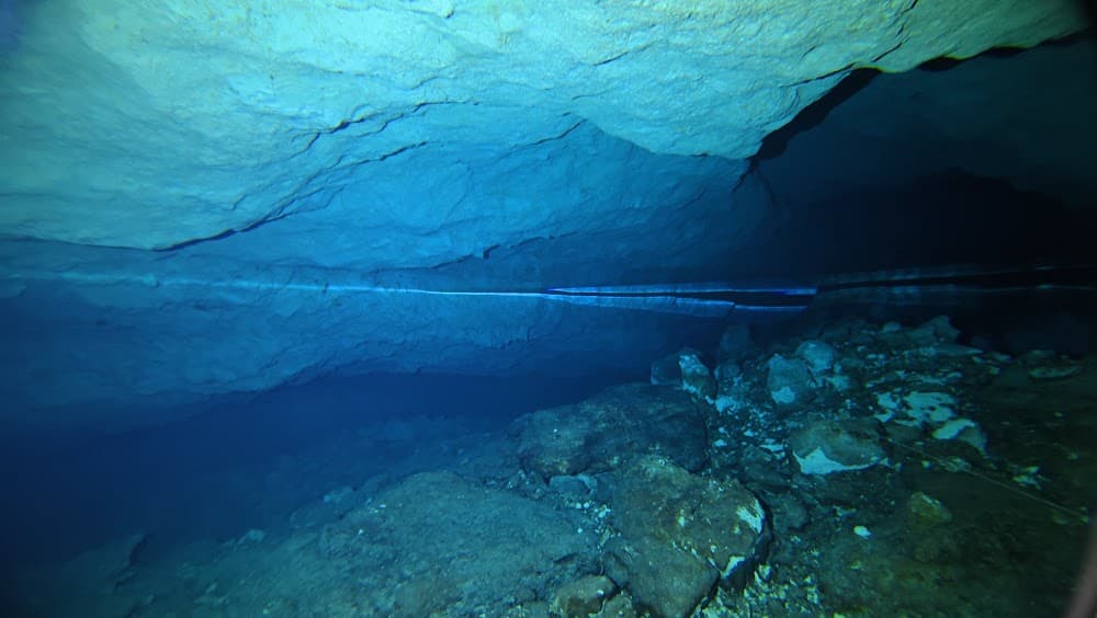 Taína cave — The site