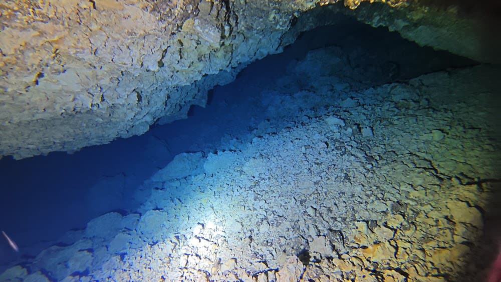 Taína cave — The site