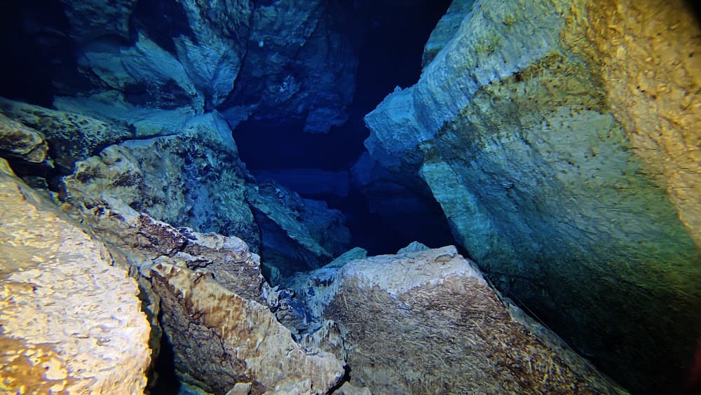 Taína cave — The site