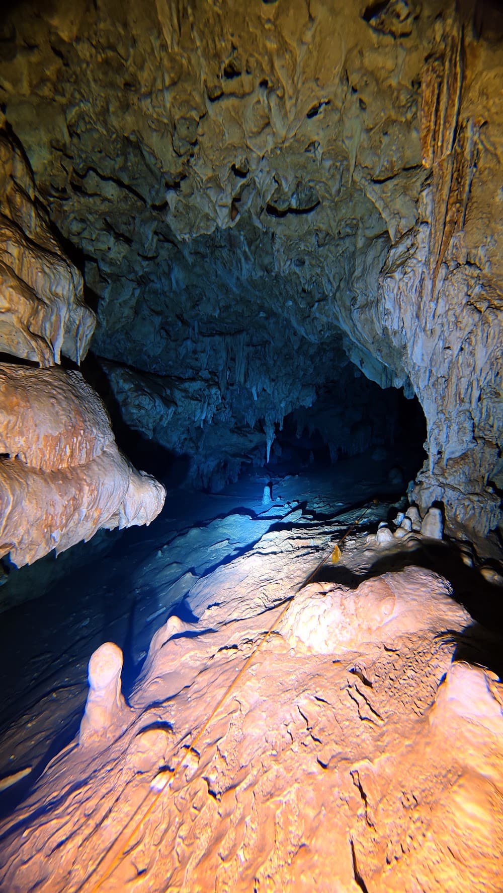 Padre Nuestro — The site