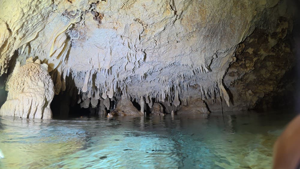 Taína cave — The site