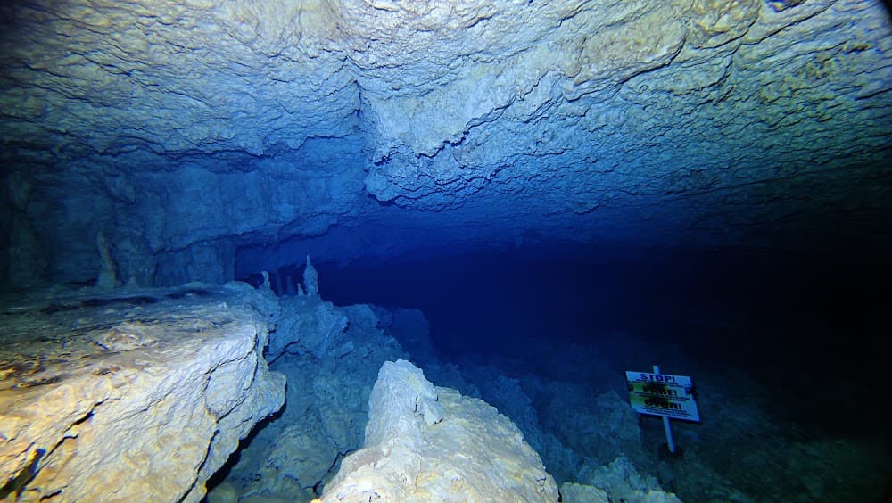 Taína cave — The site