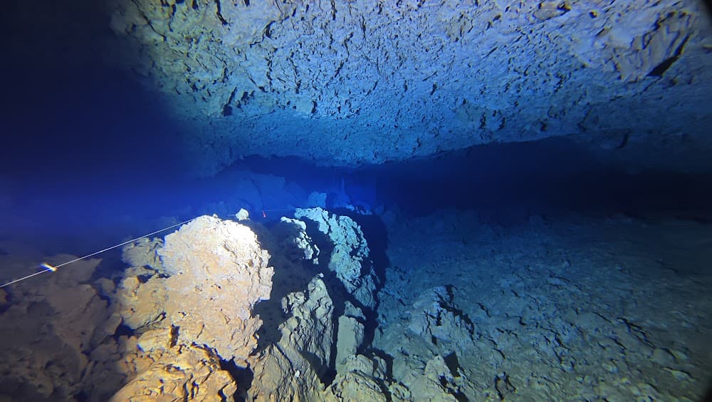 Taína cave — The site
