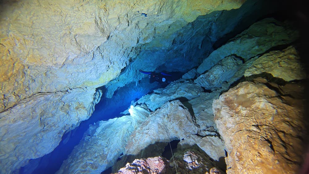 Taína cave — The site