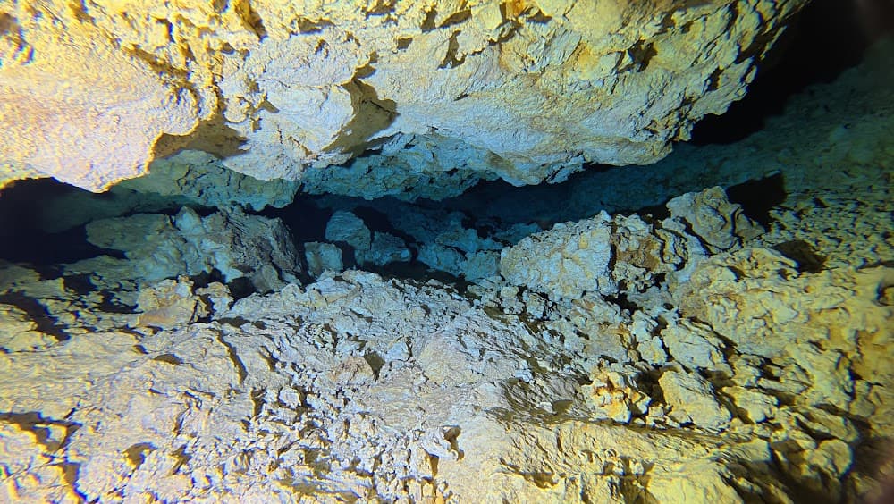 Taína cave — The site