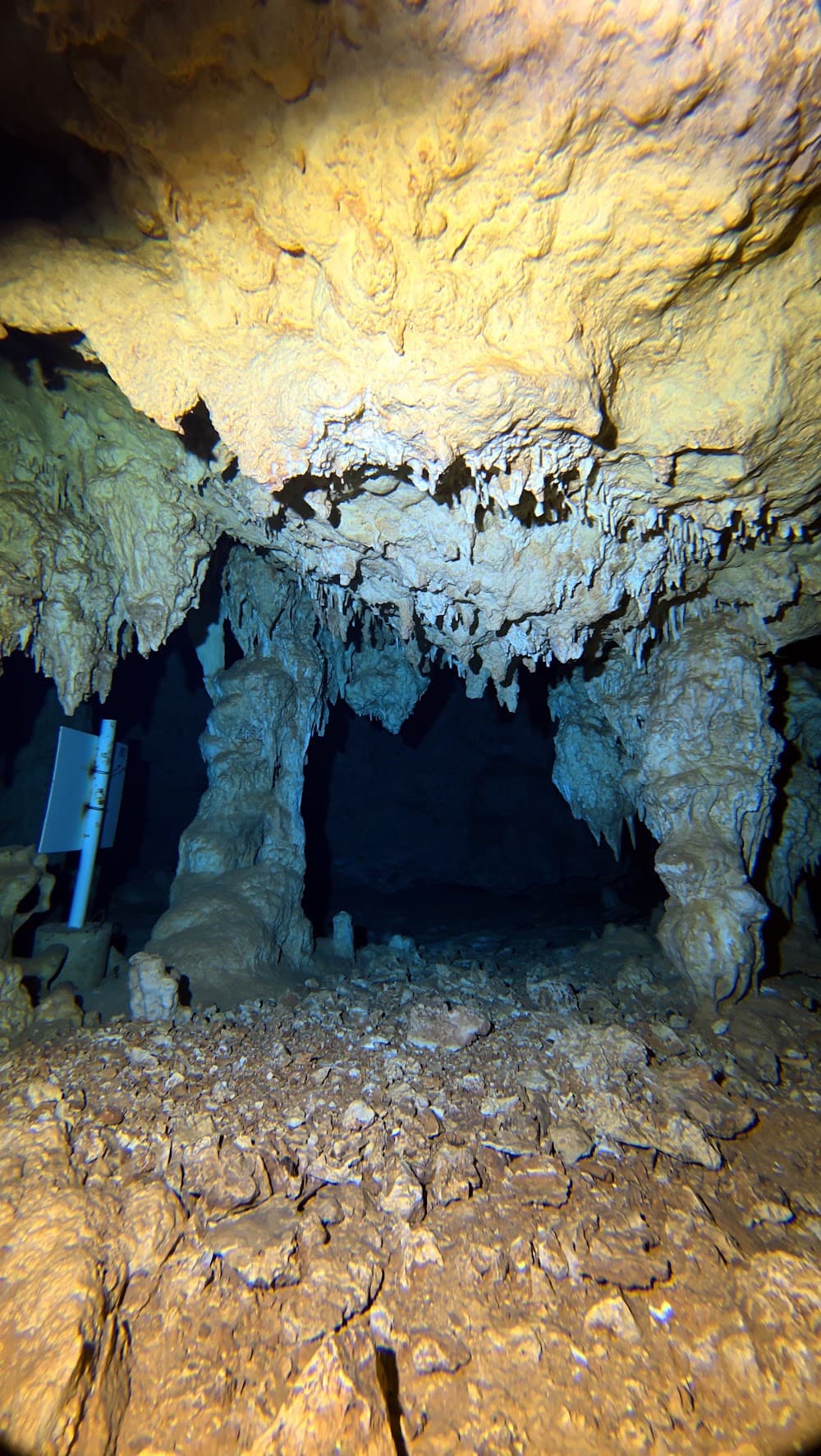 Padre Nuestro — The site