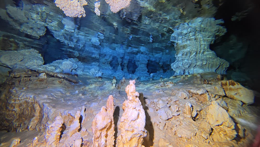 Taína cave — The site