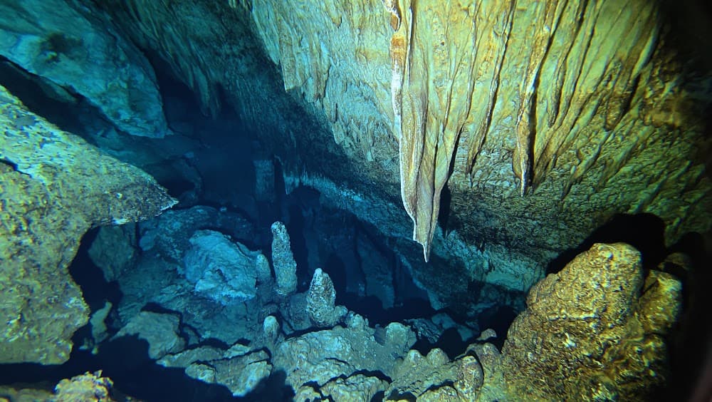 Taína cave — The site