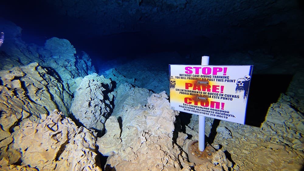 Taína cave — The site