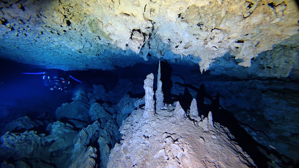 Taína cave — The site