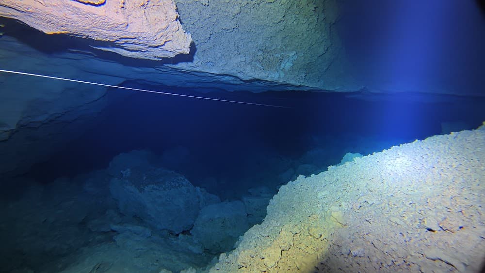 Taína cave — The site