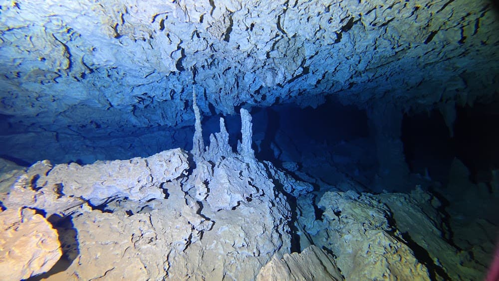 Taína cave — The site