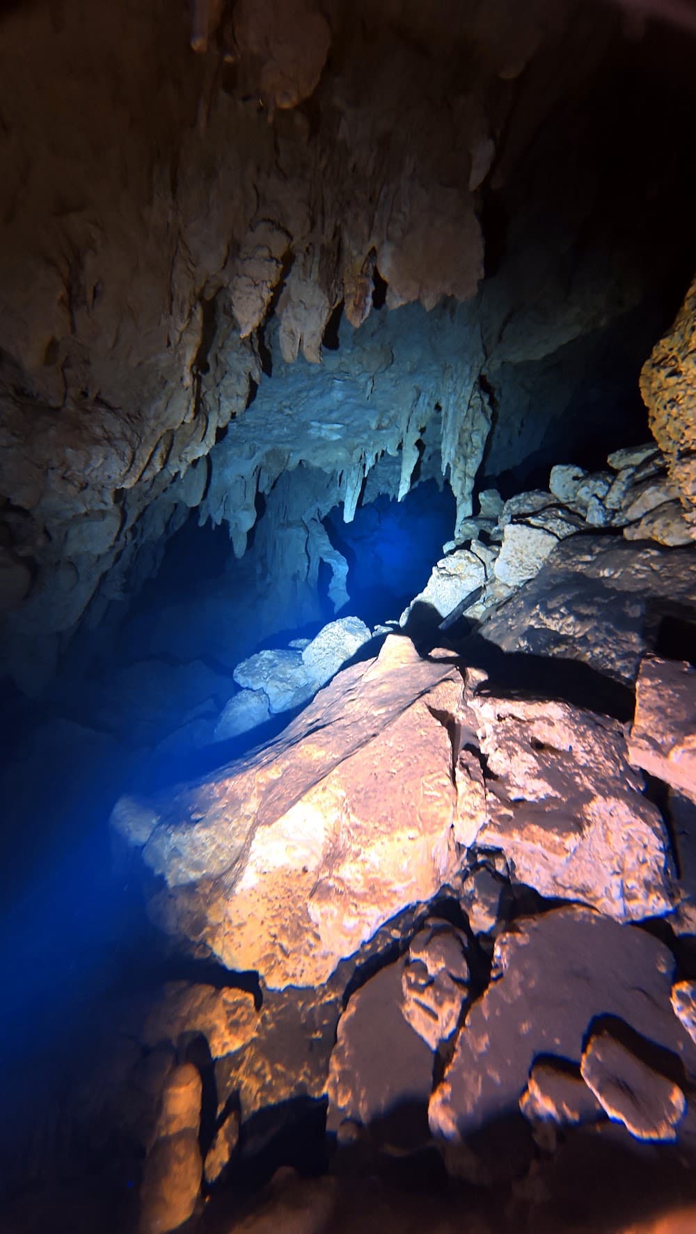 Padre Nuestro — The site