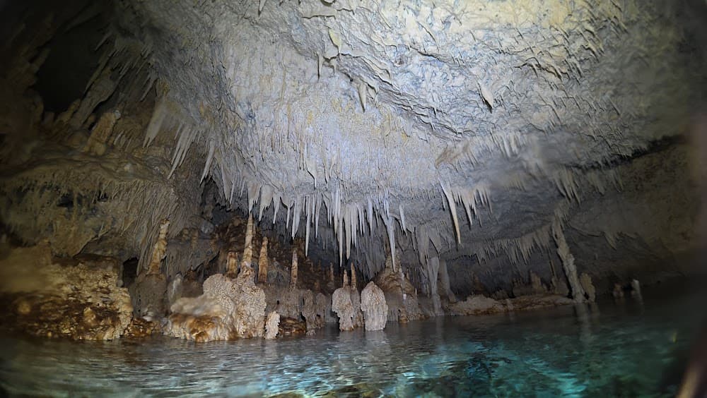 Taína cave — The site