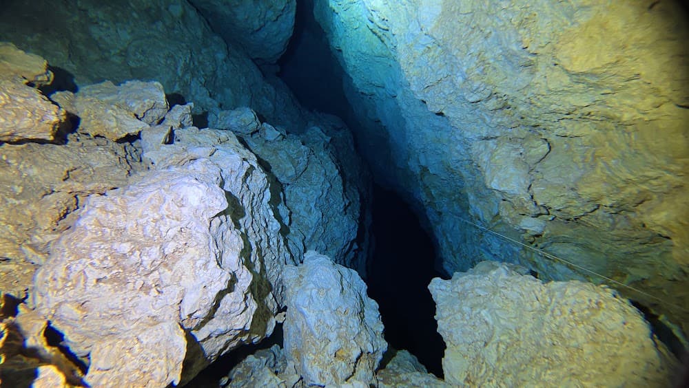 Taína cave — The site