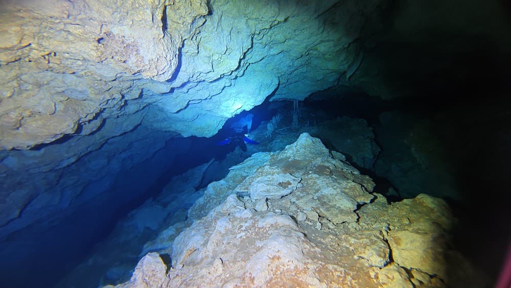 Taína cave — The site