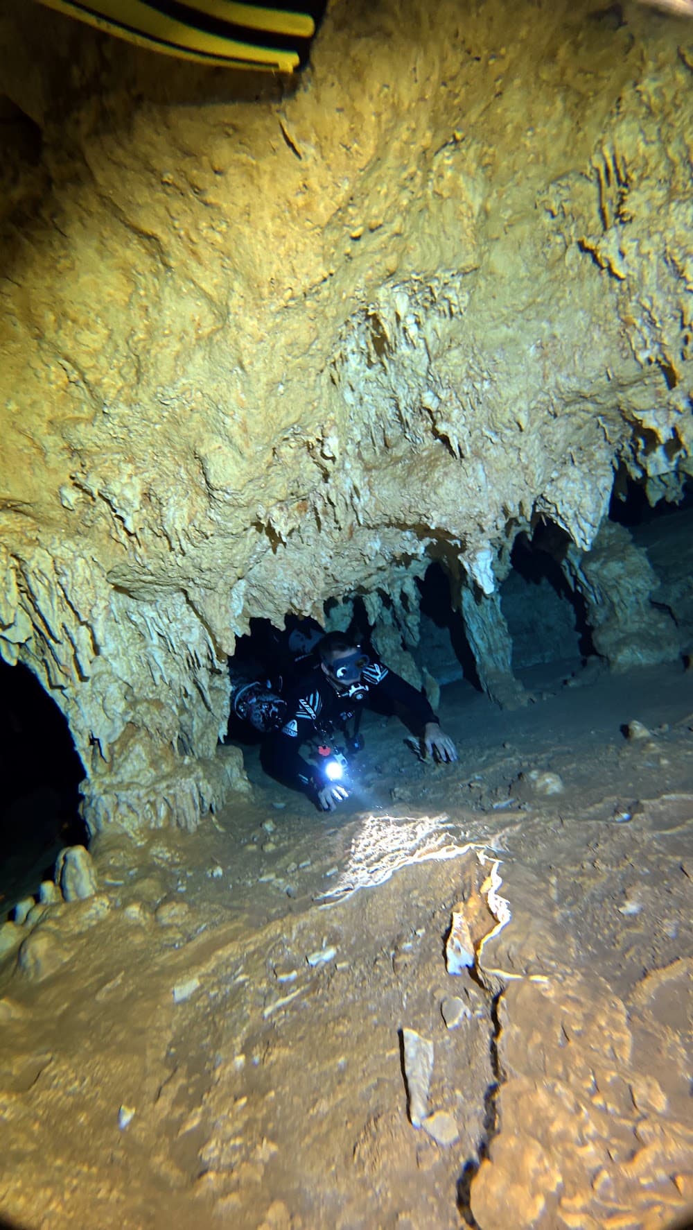 Padre Nuestro — The site