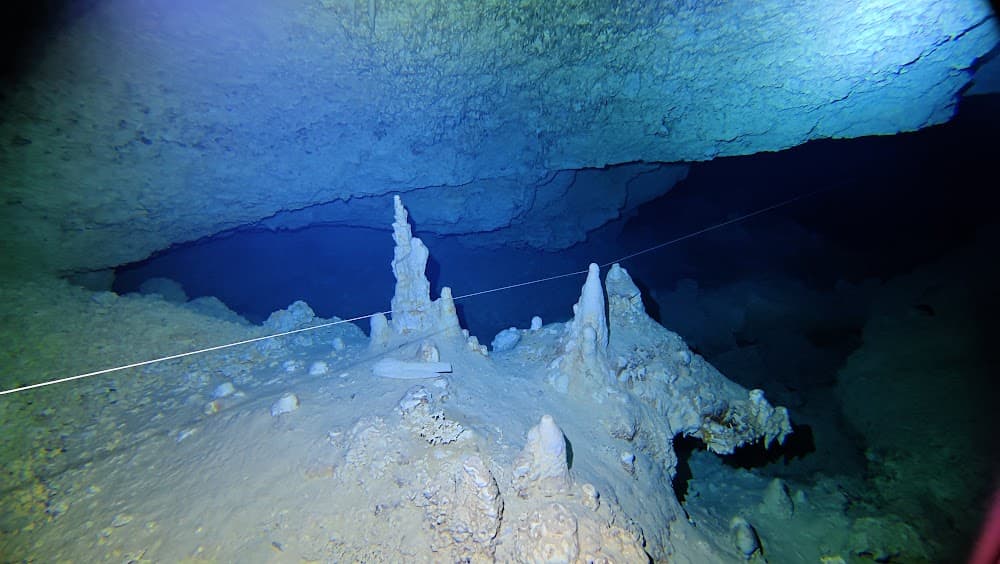 Taína cave — The site