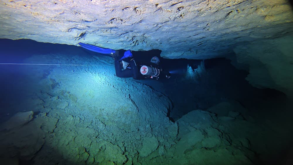Taína cave — The site