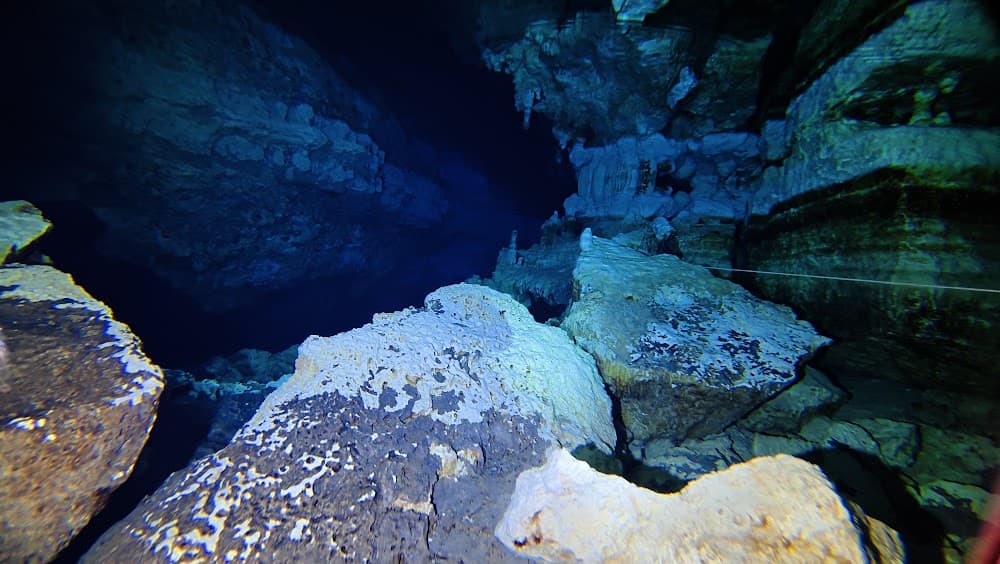 Taína cave — The site