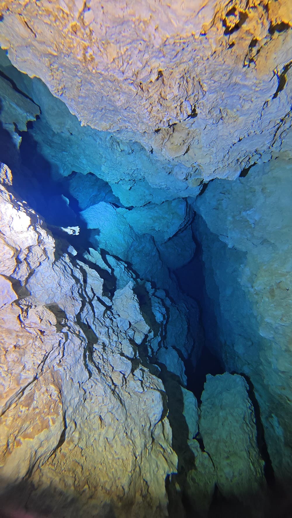 Taína cave — The site