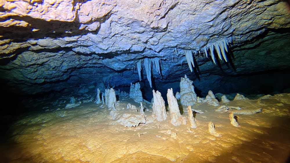 Taína cave — The site