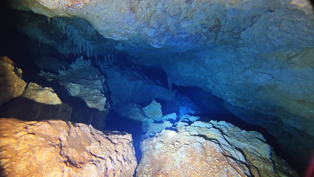 Taína cave — The site
