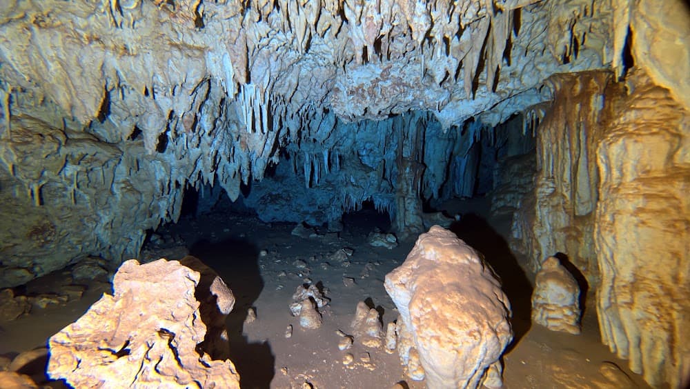 Padre Nuestro — The site