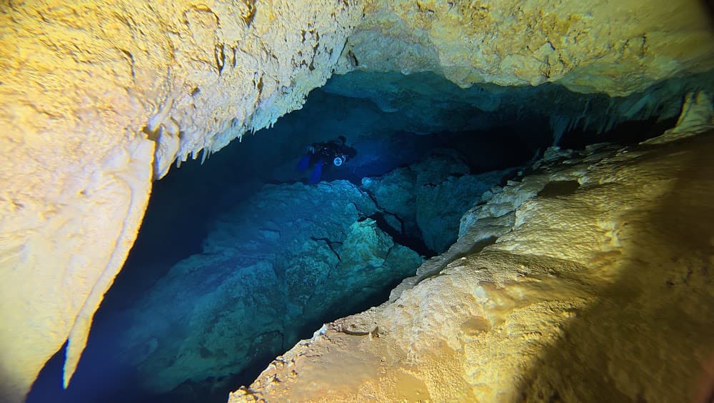 Taína cave — The site