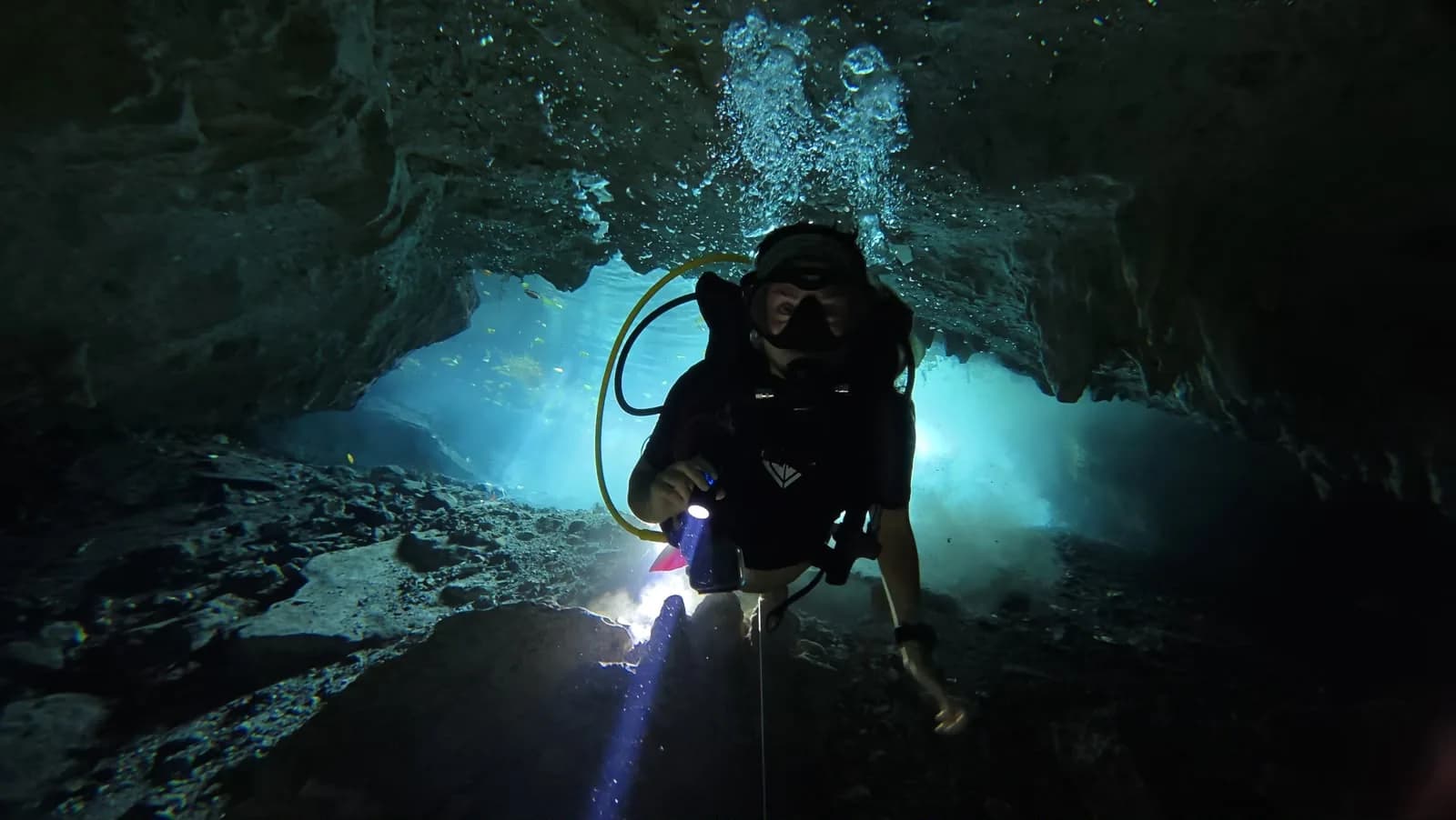 A diver crossing the chamber